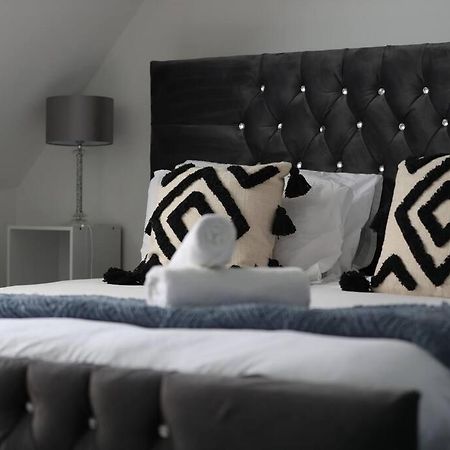 Two-Bedroom Apartment With Scenic Balcony View Shipley  Buitenkant foto