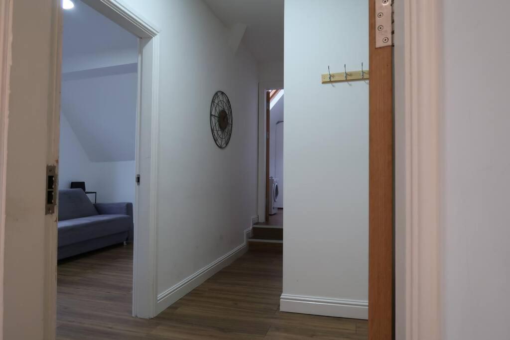 Two-Bedroom Apartment With Scenic Balcony View Shipley  Buitenkant foto
