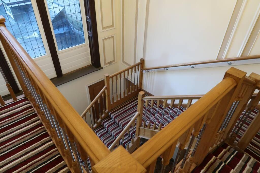 Two-Bedroom Apartment With Scenic Balcony View Shipley  Buitenkant foto
