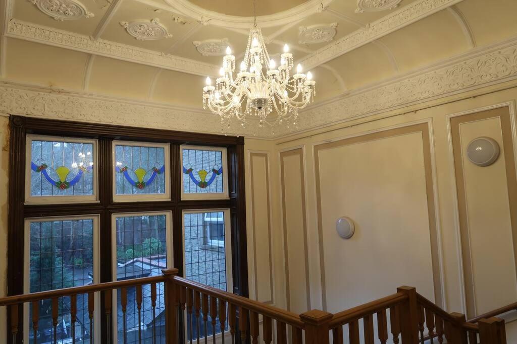 Two-Bedroom Apartment With Scenic Balcony View Shipley  Buitenkant foto
